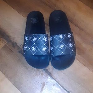 Sandles